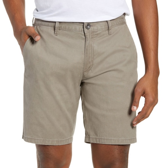 Rodd & Gunn The Lakes Shorts - Picture 1 of 7